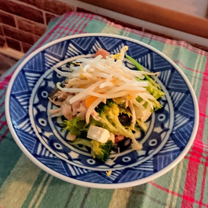 蒸し野菜とチーズと豆のサラダ♡